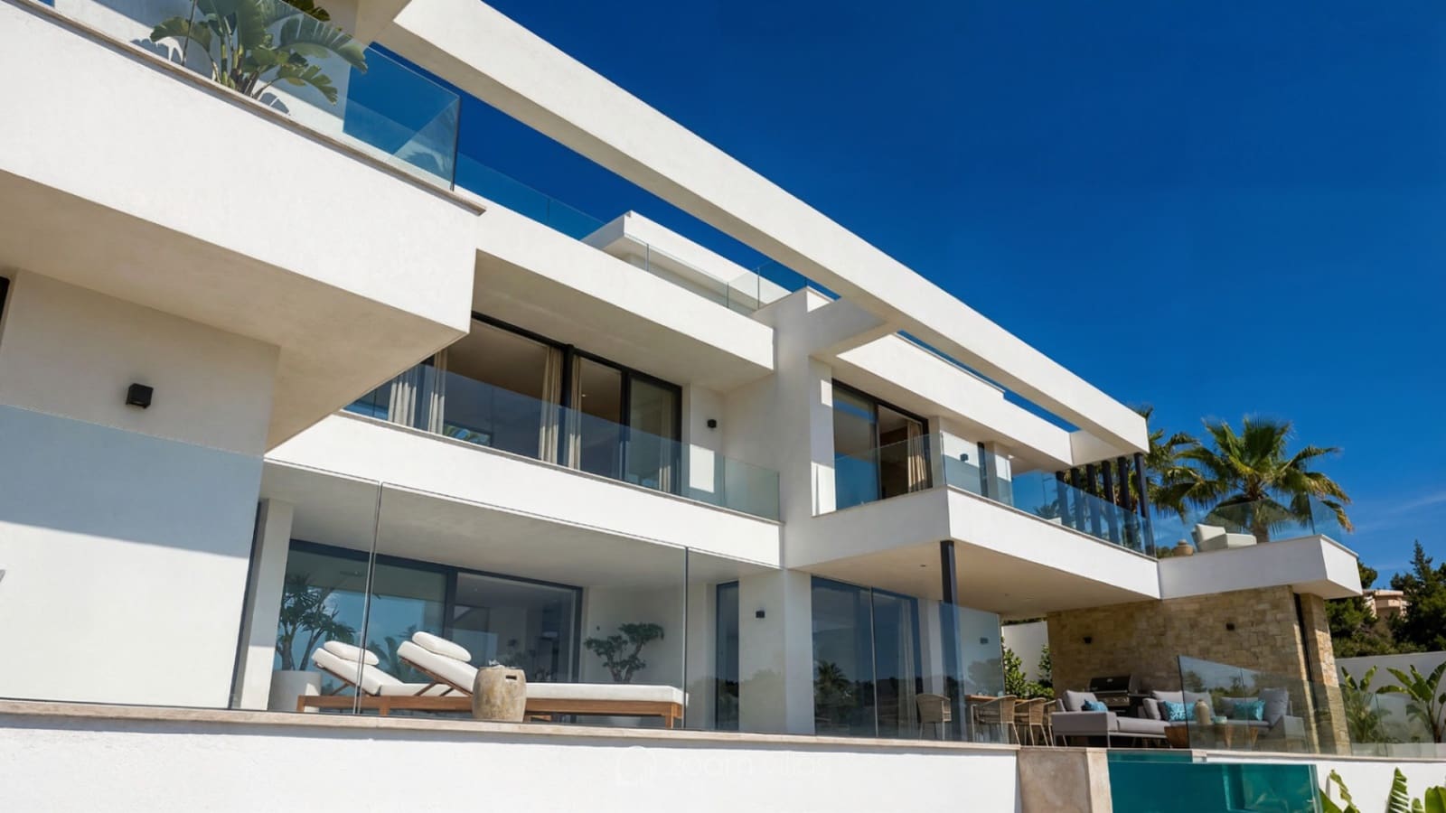 5 bedroom Villa for sale in Calpe / Calp with pool - € 1,890,000 (Ref: 9322813)