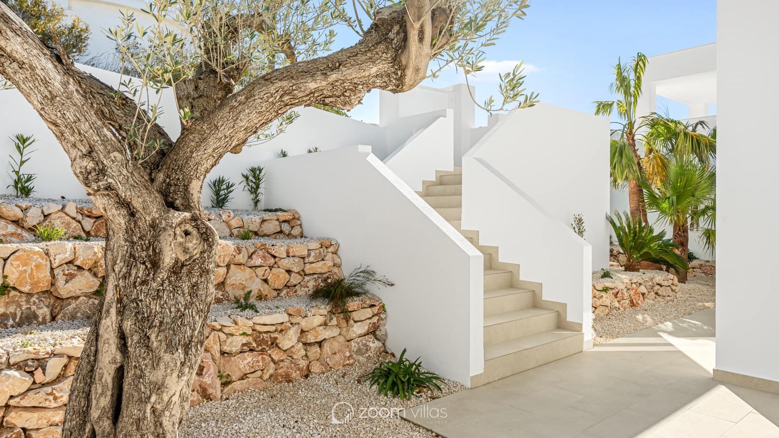 4 bedroom Villa for sale in Cumbre del Sol with pool - € 1,300,000 (Ref: 9349659)