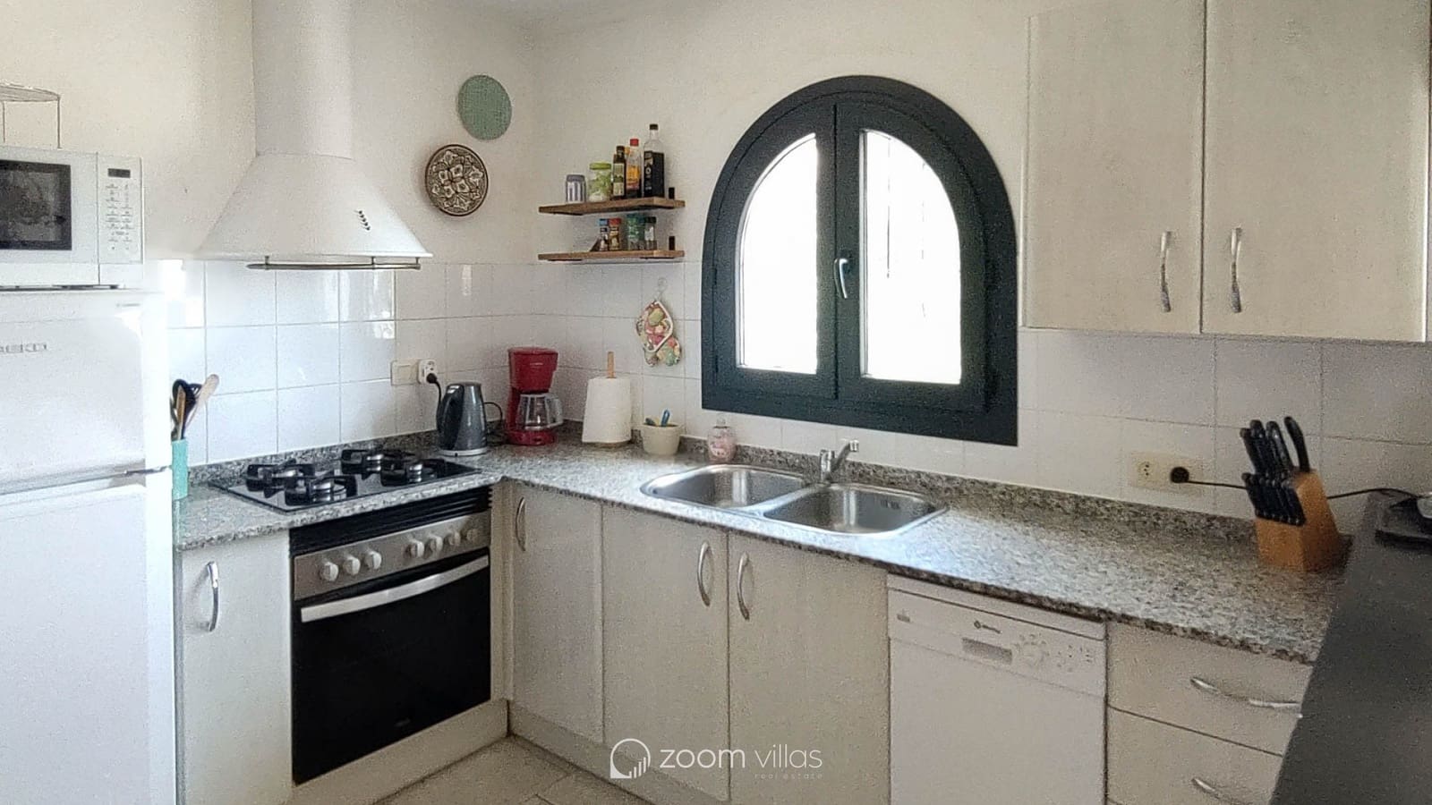 4 bedroom Villa for sale in Benissa - € 728,600 (Ref: 9357553)
