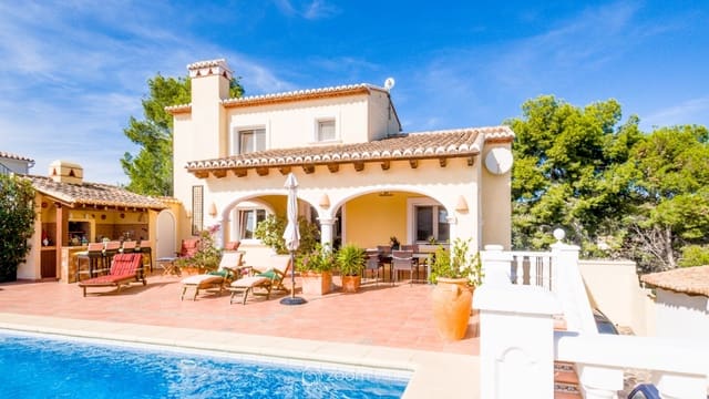 4 Zimmer Villa zu verkaufen in Benissa mit Pool - 795.000 € (Ref: 9359814)