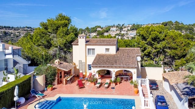 4 Zimmer Villa zu verkaufen in Benissa mit Pool - 795.000 € (Ref: 9359814)