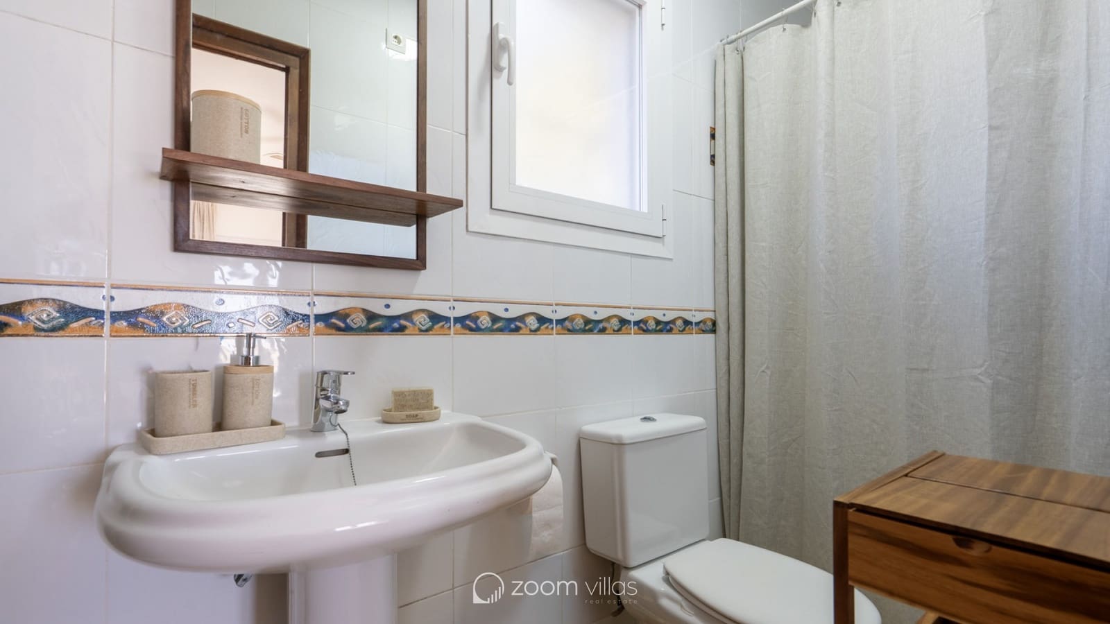 4 quarto Moradia para venda em Ambolo com piscina - 1 195 000 € (Ref: 9479268)