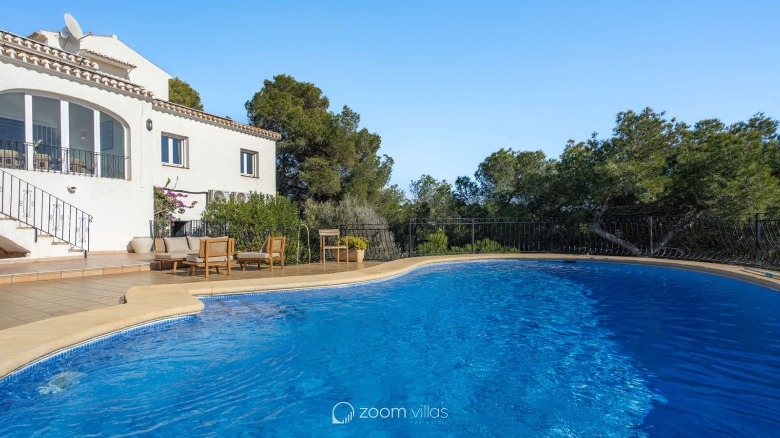 4 quarto Moradia para venda em Ambolo com piscina - 1 195 000 € (Ref: 9479268)