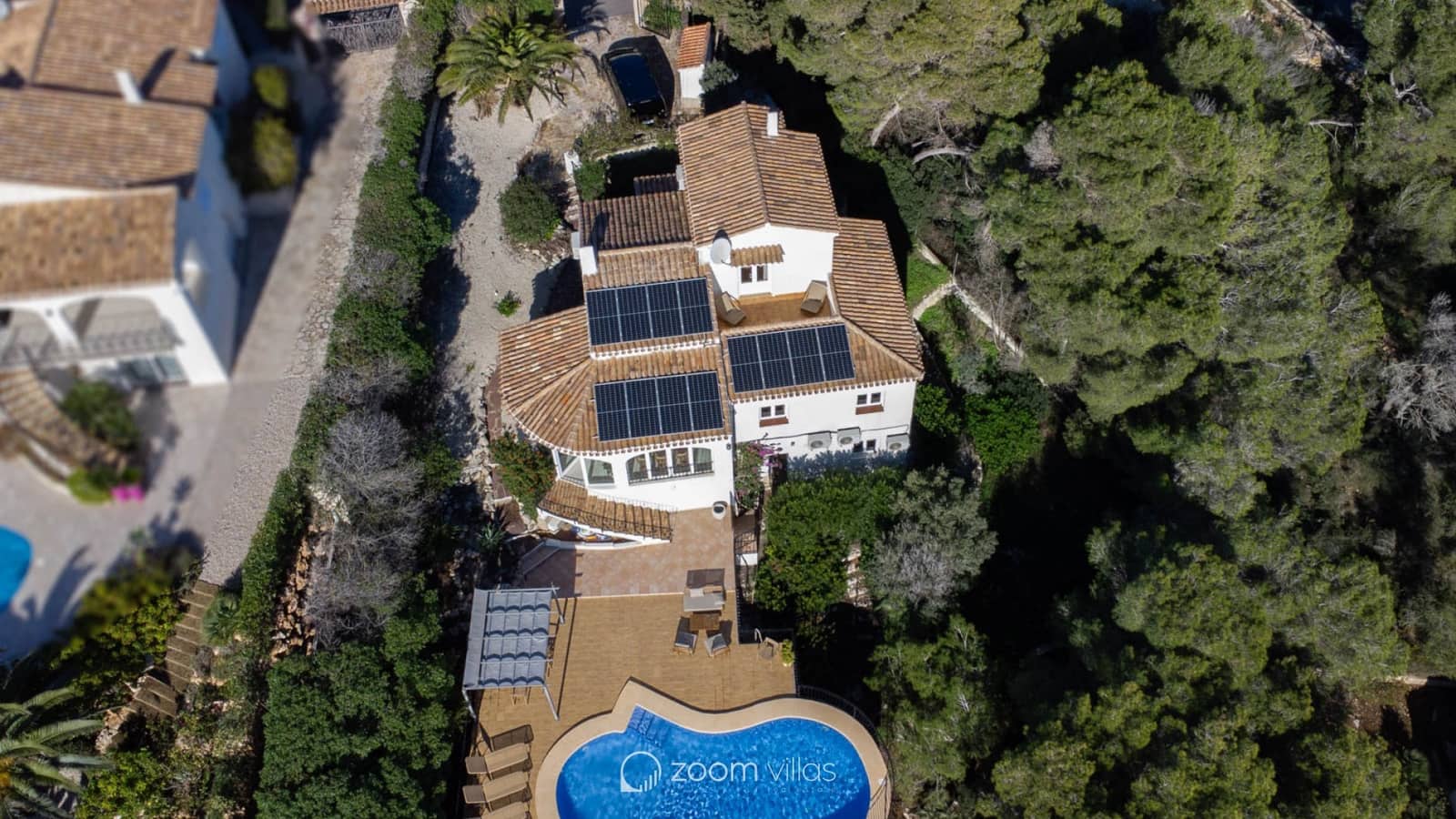 4 quarto Moradia para venda em Ambolo com piscina - 1 195 000 € (Ref: 9479268)