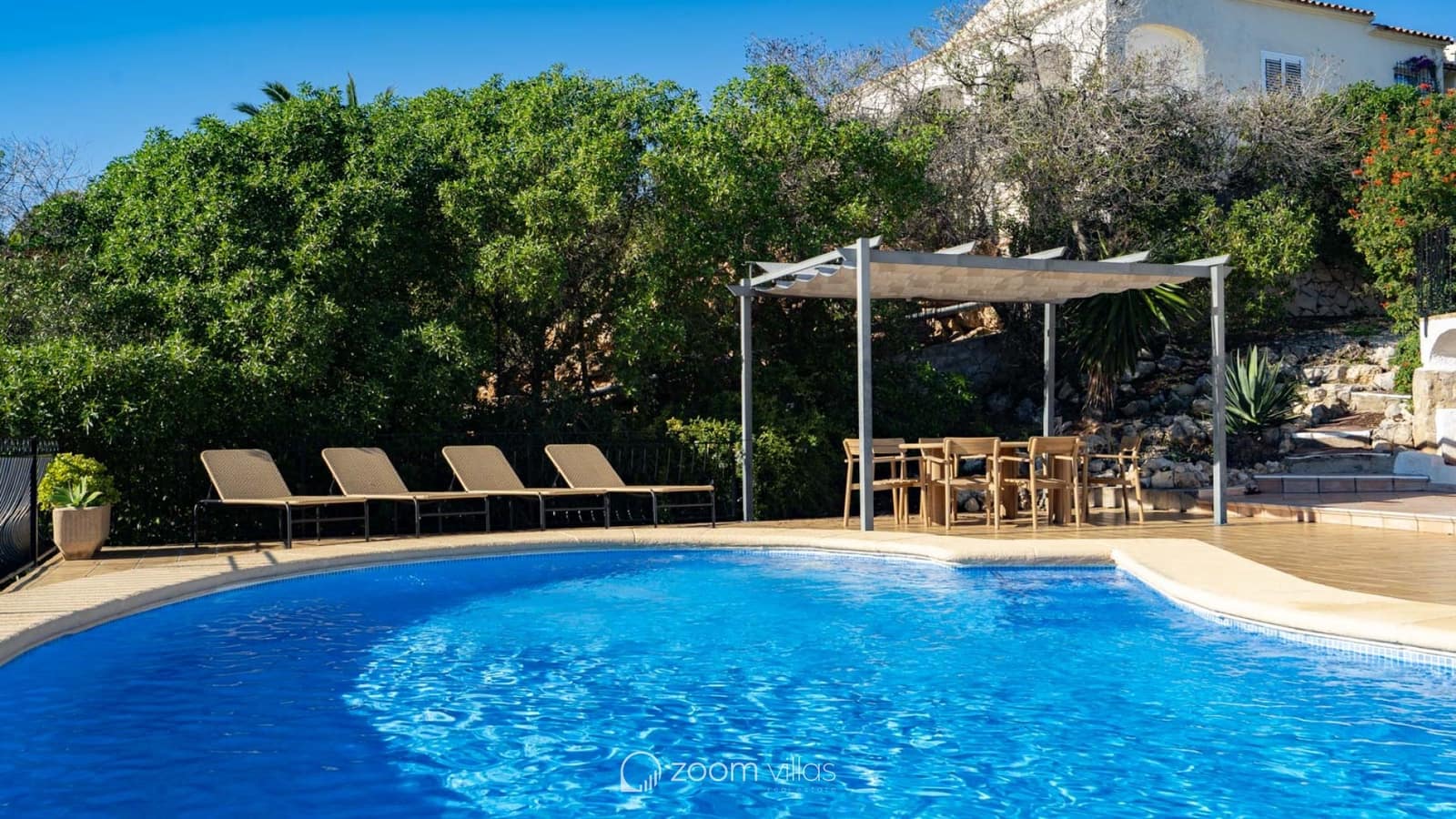 4 quarto Moradia para venda em Ambolo com piscina - 1 195 000 € (Ref: 9479268)