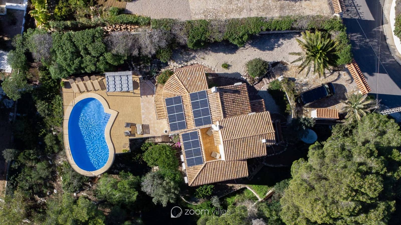 4 quarto Moradia para venda em Ambolo com piscina - 1 195 000 € (Ref: 9479268)