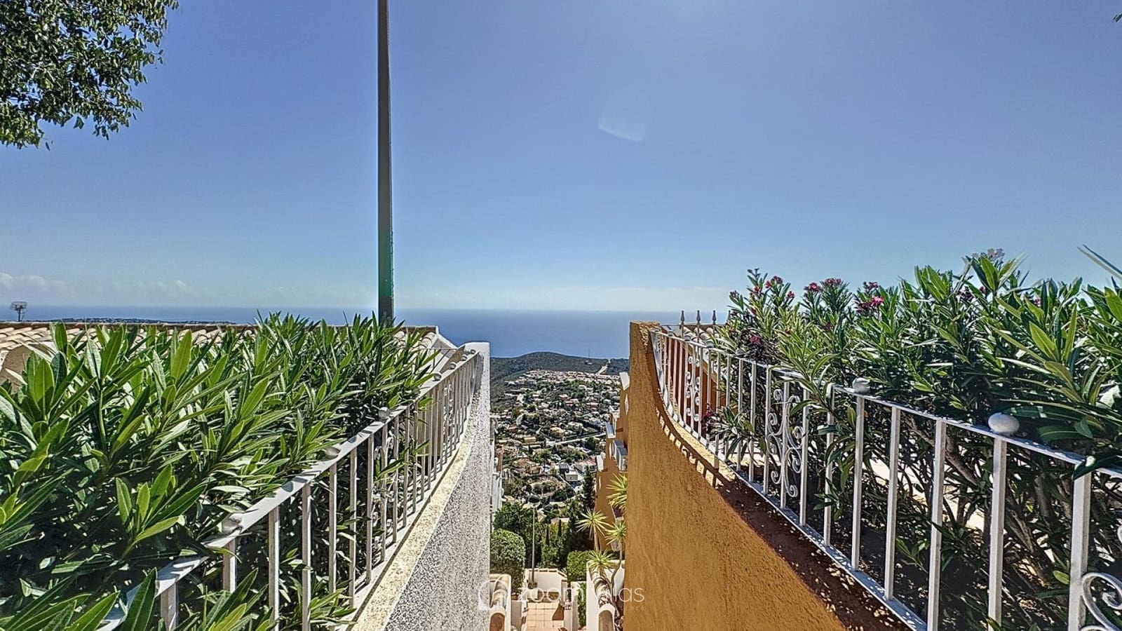 2 bedroom Apartment for sale in Benitachell / Benitatxell with pool - € 290,000 (Ref: 9479443)