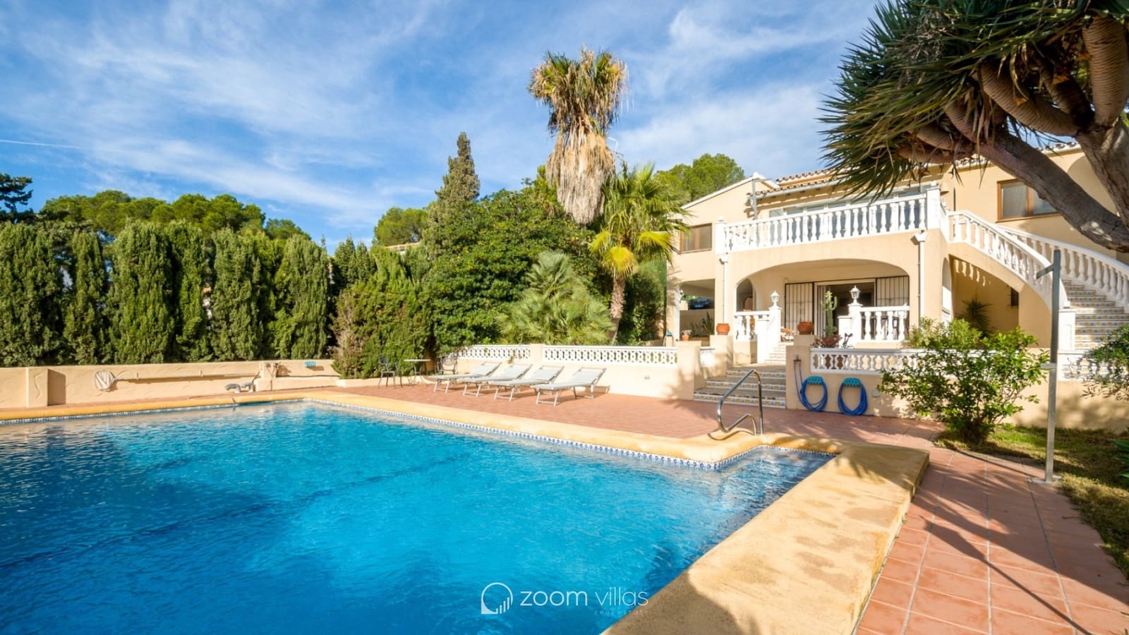 3 bedroom Villa for sale in Moraira with pool - € 1,795,000 (Ref: 9479445)