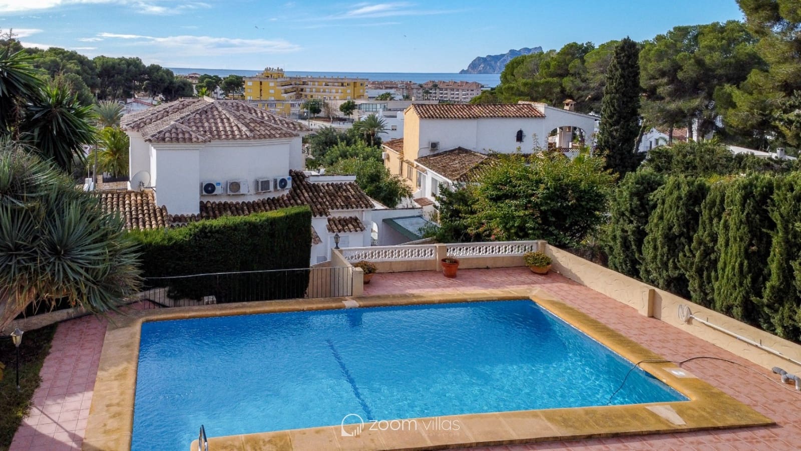 3 bedroom Villa for sale in Moraira with pool - € 1,795,000 (Ref: 9479445)