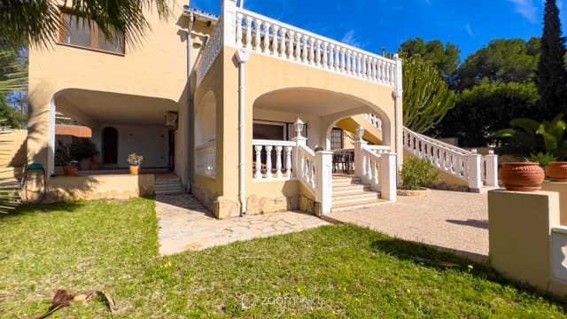 3 slaapkamer Villa te koop in Moraira, Teulada-Moraira met zwembad - € 1.795.000 (Ref: 9479445)