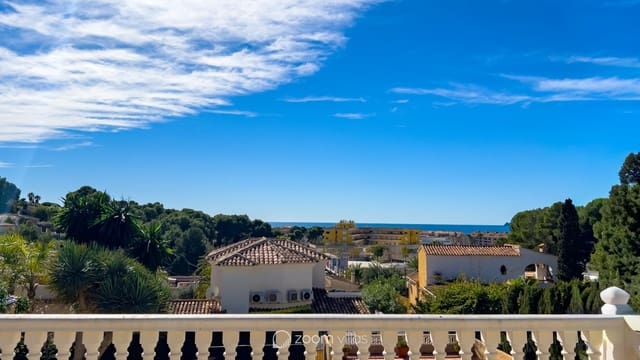 3 slaapkamer Villa te koop in Moraira, Teulada-Moraira met zwembad - € 1.795.000 (Ref: 9479445)