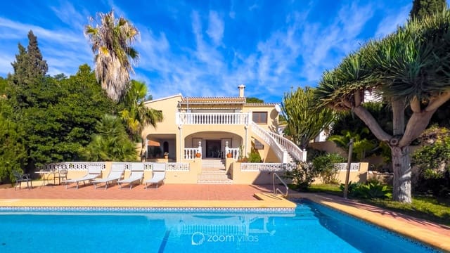 3 slaapkamer Villa te koop in Moraira, Teulada-Moraira met zwembad - € 1.795.000 (Ref: 9479445)