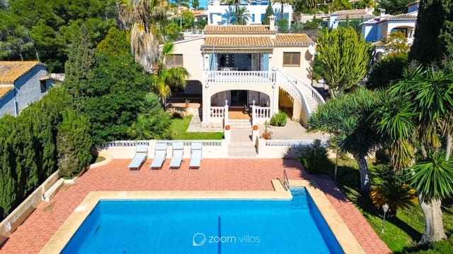 3 slaapkamer Villa te koop in Moraira, Teulada-Moraira met zwembad - € 1.795.000 (Ref: 9479445)