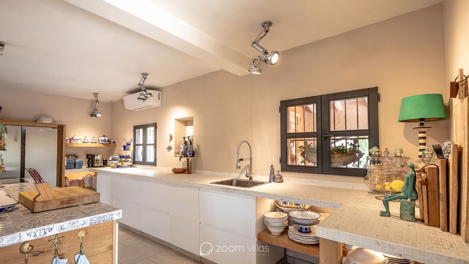 2 soveværelse Villa til salg i Moraira - € 680.000 (Ref: 9542566)