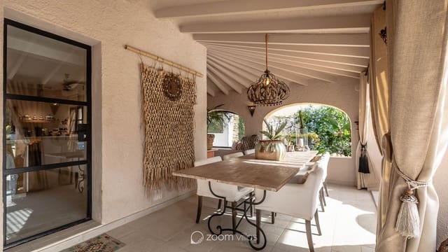 2 soveværelse Villa til salg i Paichi, Teulada-Moraira - € 680.000 (Ref: 9542566)