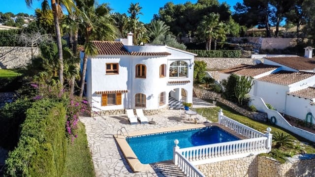 5 soveværelse Villa til salg i Benissa med swimmingpool - € 775.000 (Ref: 9542567)