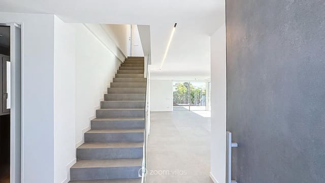 5 soveværelse Villa til salg i Moraira, Teulada-Moraira med swimmingpool - € 2.400.000 (Ref: 9547006)