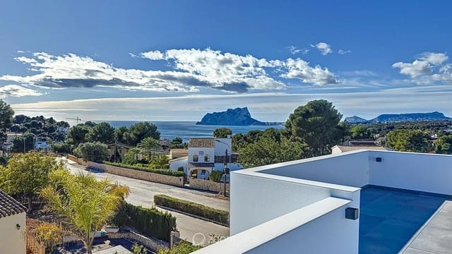 5 soveværelse Villa til salg i Moraira, Teulada-Moraira med swimmingpool - € 2.400.000 (Ref: 9547006)