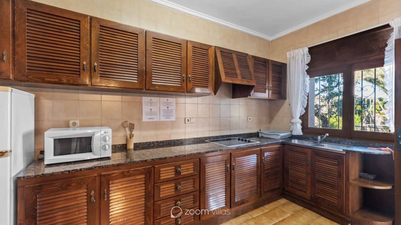 6 bedroom Villa for sale in Benissa with pool - € 890,000 (Ref: 9548615)