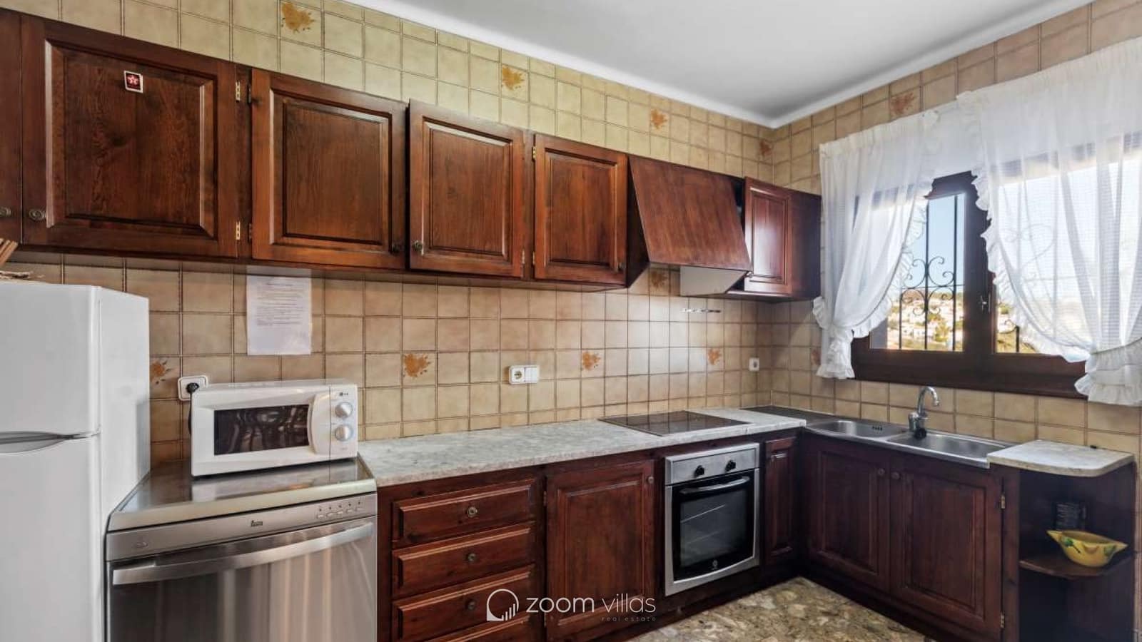 6 bedroom Villa for sale in Benissa with pool - € 890,000 (Ref: 9548615)