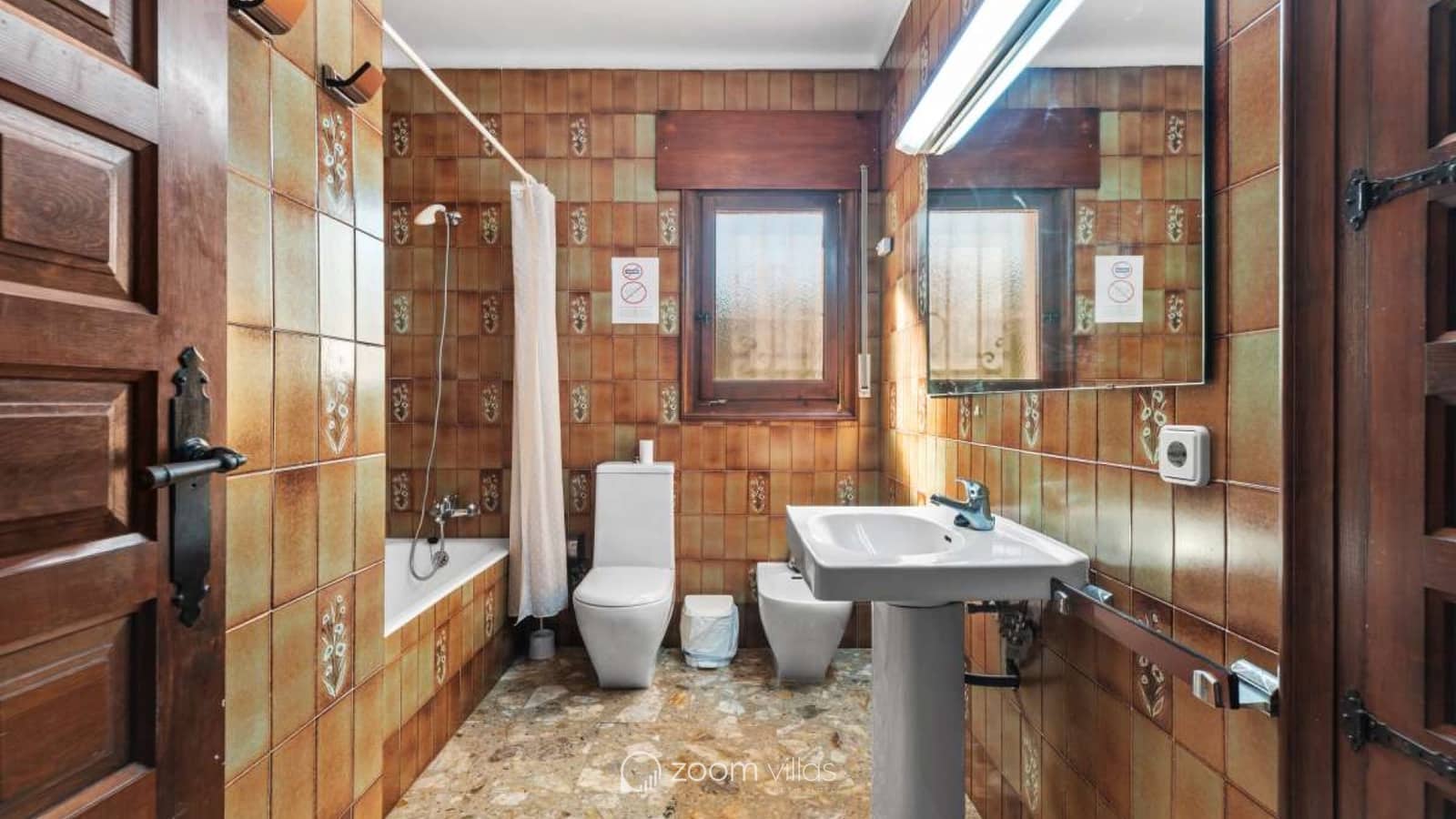 6 bedroom Villa for sale in Benissa with pool - € 890,000 (Ref: 9548615)