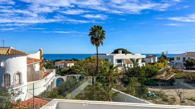 3 soveværelse Villa til salg i Benissa med swimmingpool - € 1.175.000 (Ref: 9562235)