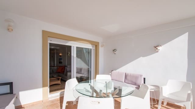 Apartamento de 2 habitaciones en Moraira, Teulada-Moraira en venta con piscina - 741.000 € (Ref: 9598267)