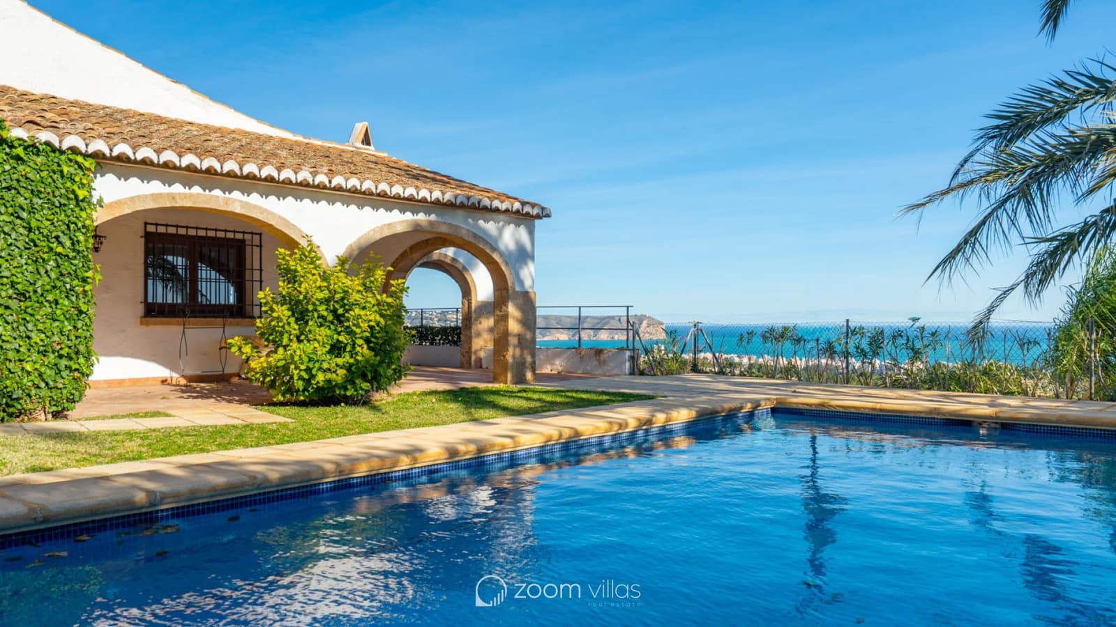 4 bedroom Villa for sale in Javea / Xabia with pool - € 1,550,000 (Ref: 9628019)