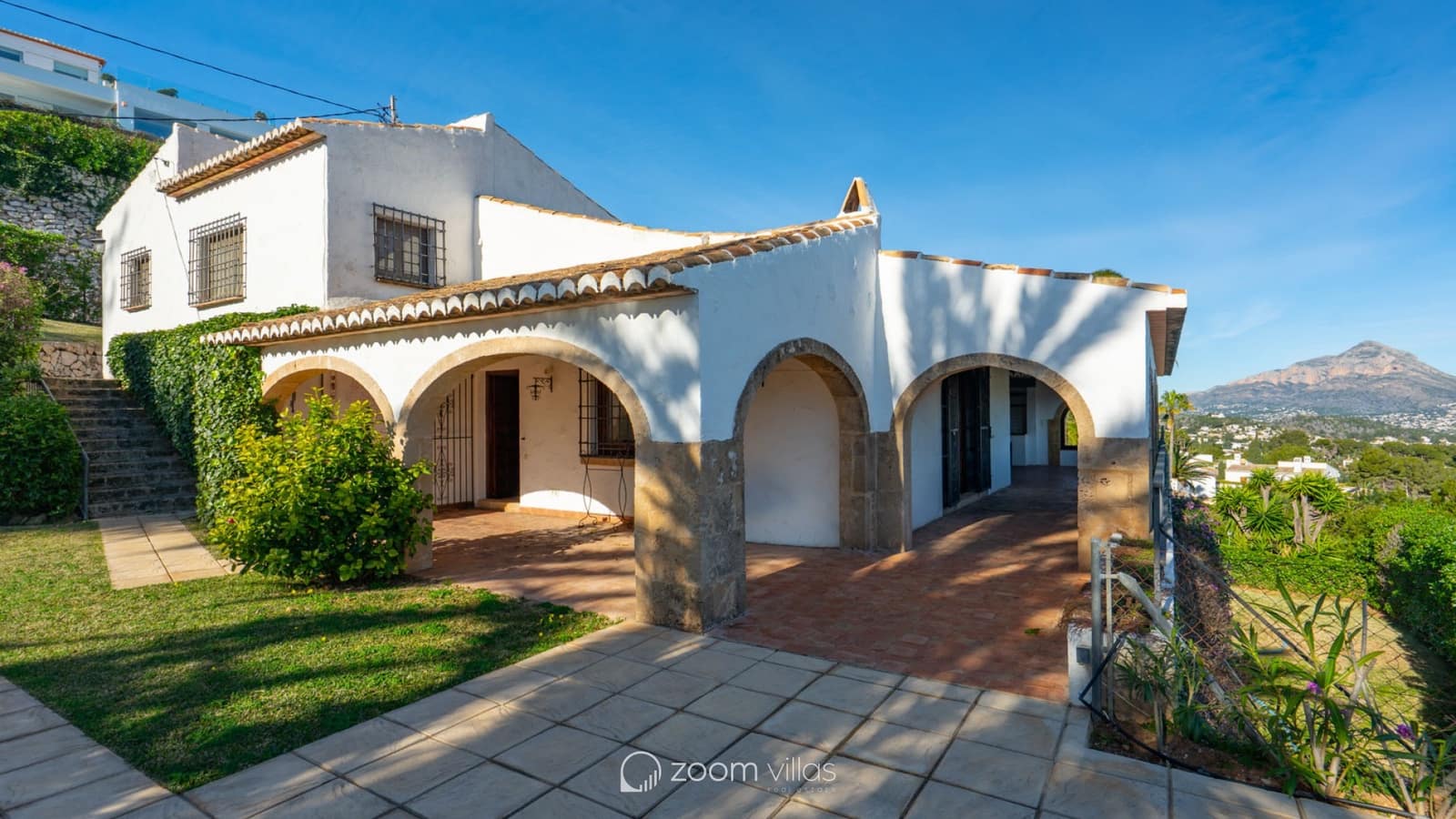 4 bedroom Villa for sale in Javea / Xabia with pool - € 1,550,000 (Ref: 9628019)
