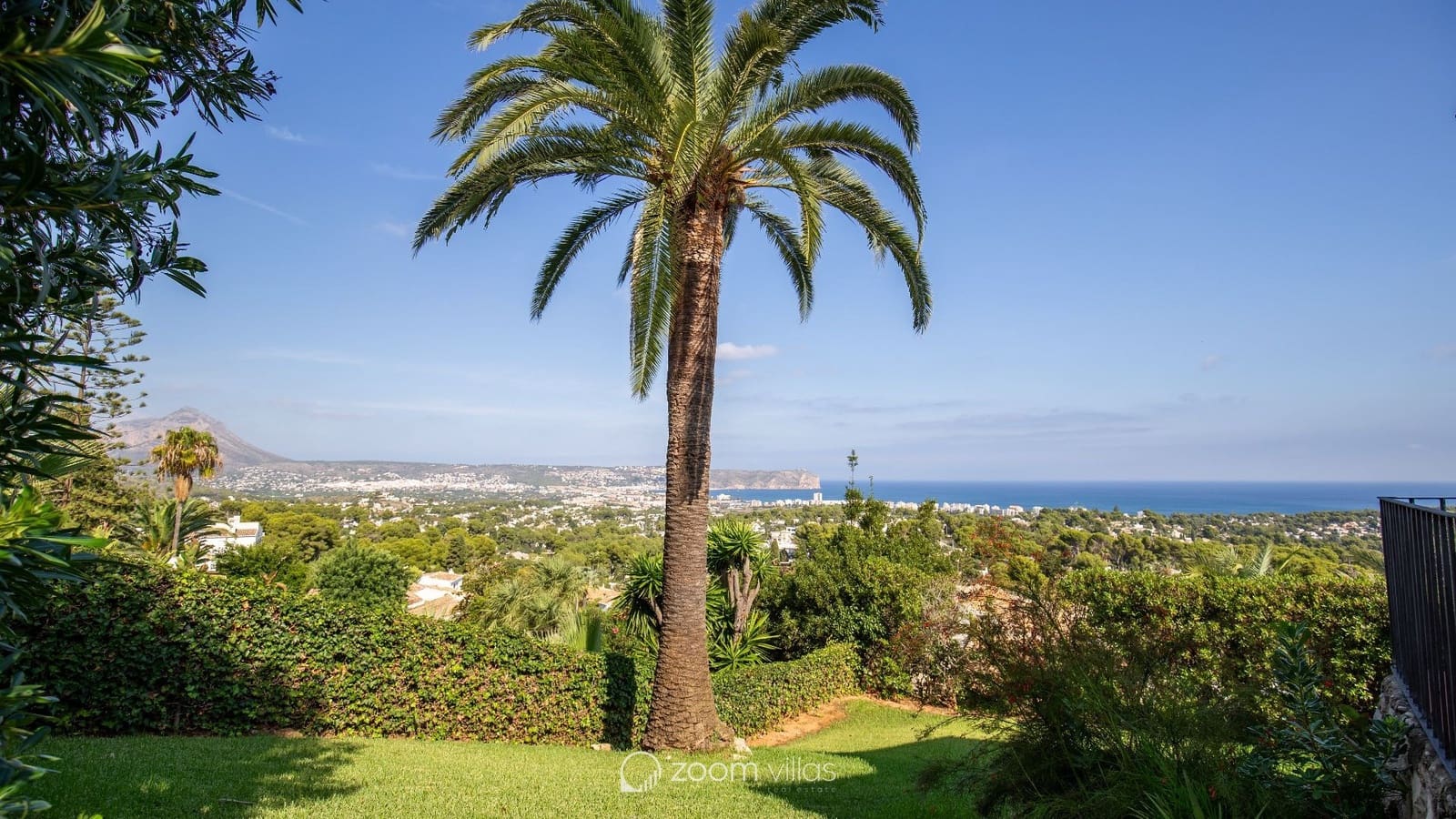 4 bedroom Villa for sale in Javea / Xabia with pool - € 1,550,000 (Ref: 9628019)