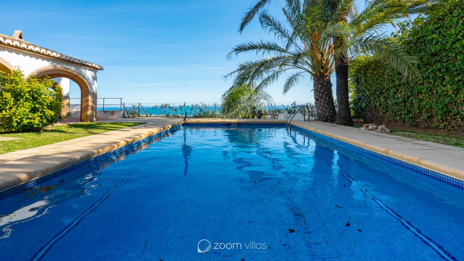 4 bedroom Villa for sale in Javea / Xabia with pool - € 1,550,000 (Ref: 9628019)
