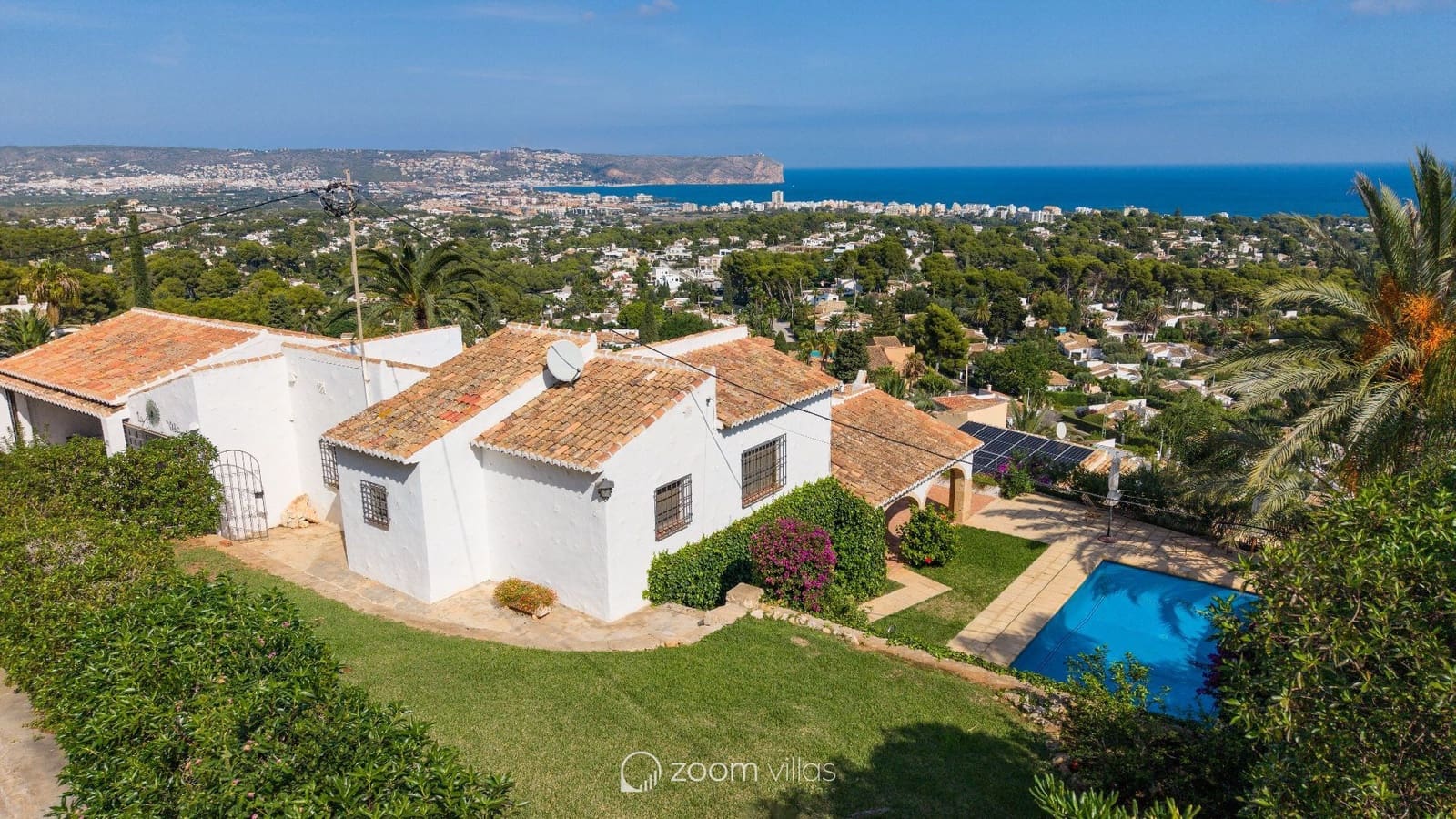 4 bedroom Villa for sale in Javea / Xabia with pool - € 1,550,000 (Ref: 9628019)