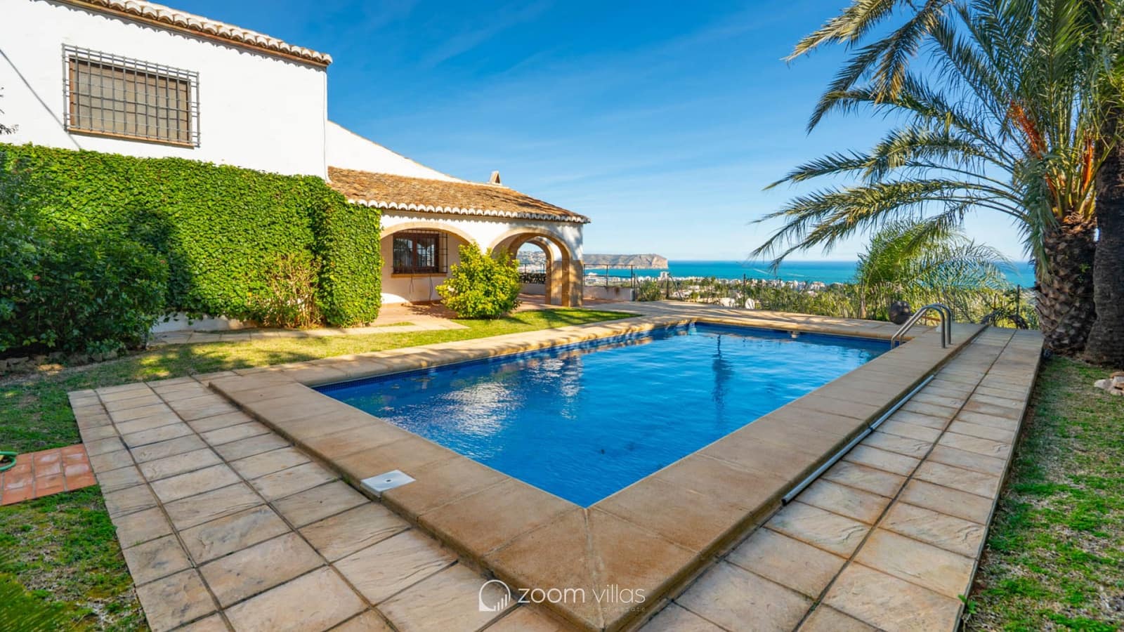 4 bedroom Villa for sale in Javea / Xabia with pool - € 1,550,000 (Ref: 9628019)