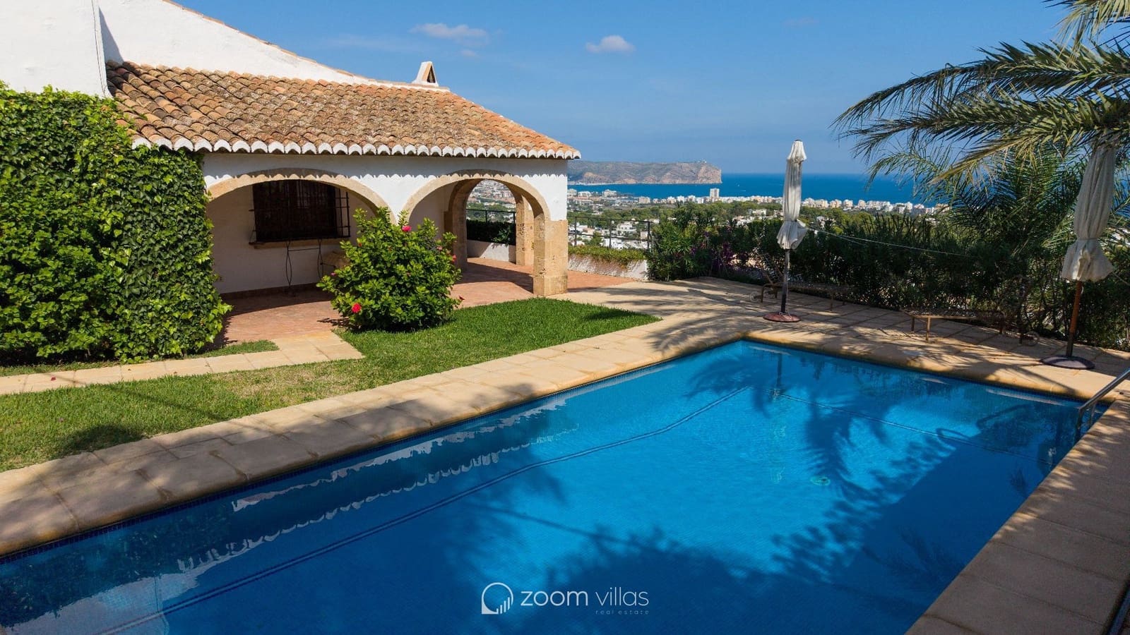 4 bedroom Villa for sale in Javea / Xabia with pool - € 1,550,000 (Ref: 9628019)