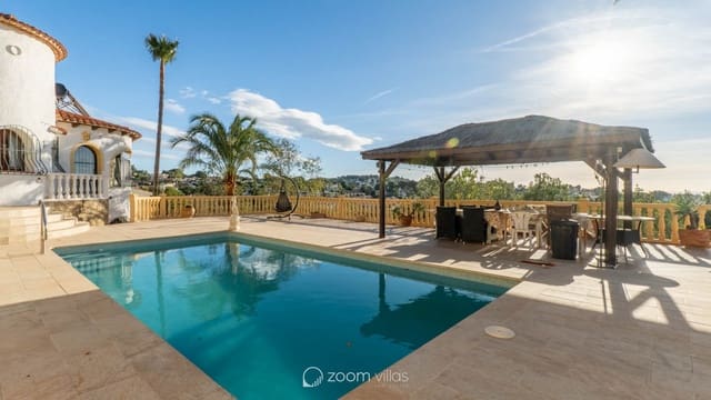 4 quarto Moradia para venda em Benissa com piscina - 700 000 € (Ref: 9665205)