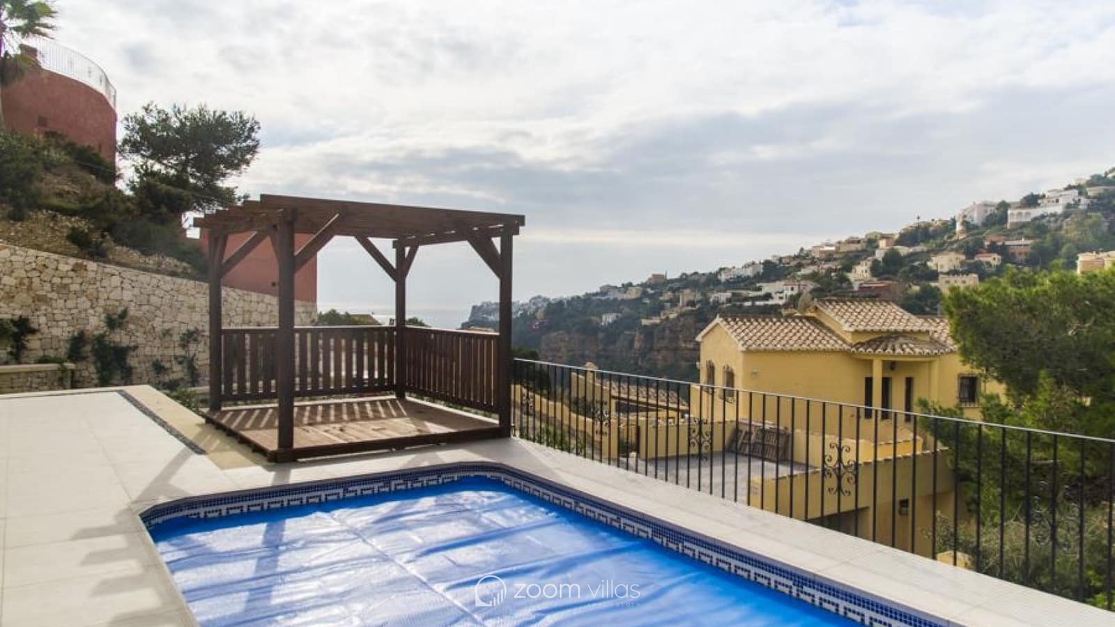 4 bedroom Villa for sale in Benitachell / Benitatxell with pool - € 749,000 (Ref: 9730499)