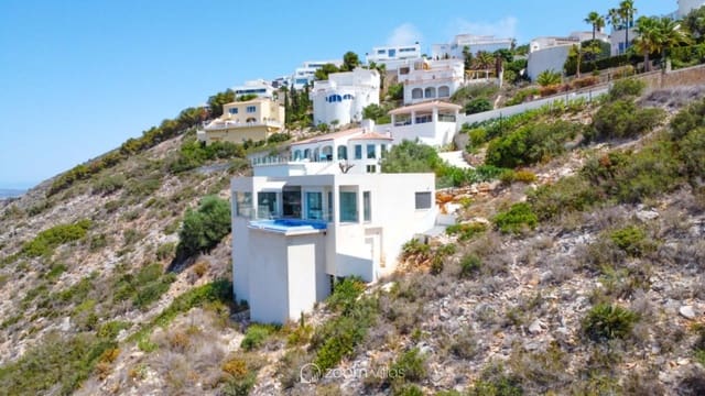 2 slaapkamer Villa te koop in Benitachell / Benitatxell met zwembad - € 875.000 (Ref: 9730500)