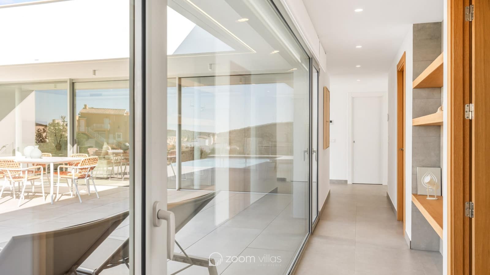 4 soveværelse Villa til salg i Cumbre del Sol med swimmingpool - € 1.300.000 (Ref: 9765297)