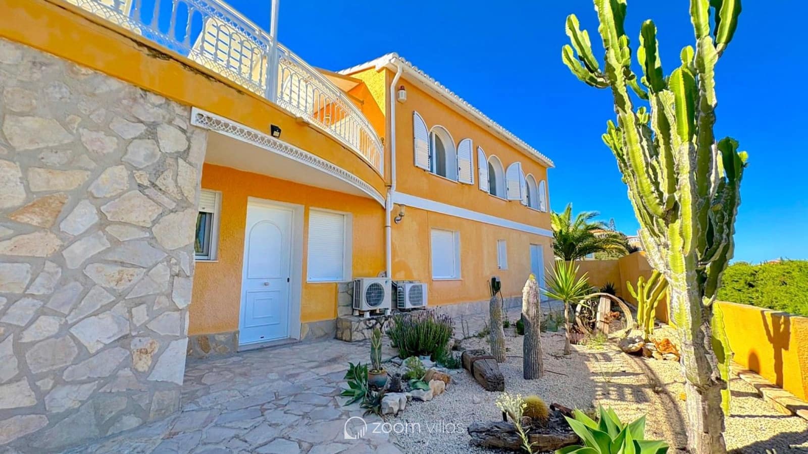 4 bedroom Villa for sale in Benitachell / Benitatxell with pool - € 595,000 (Ref: 9788723)