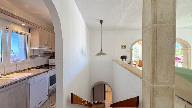 4 Zimmer Villa zu verkaufen in Benitachell / Benitatxell mit Pool - 595.000 € (Ref: 9788723)