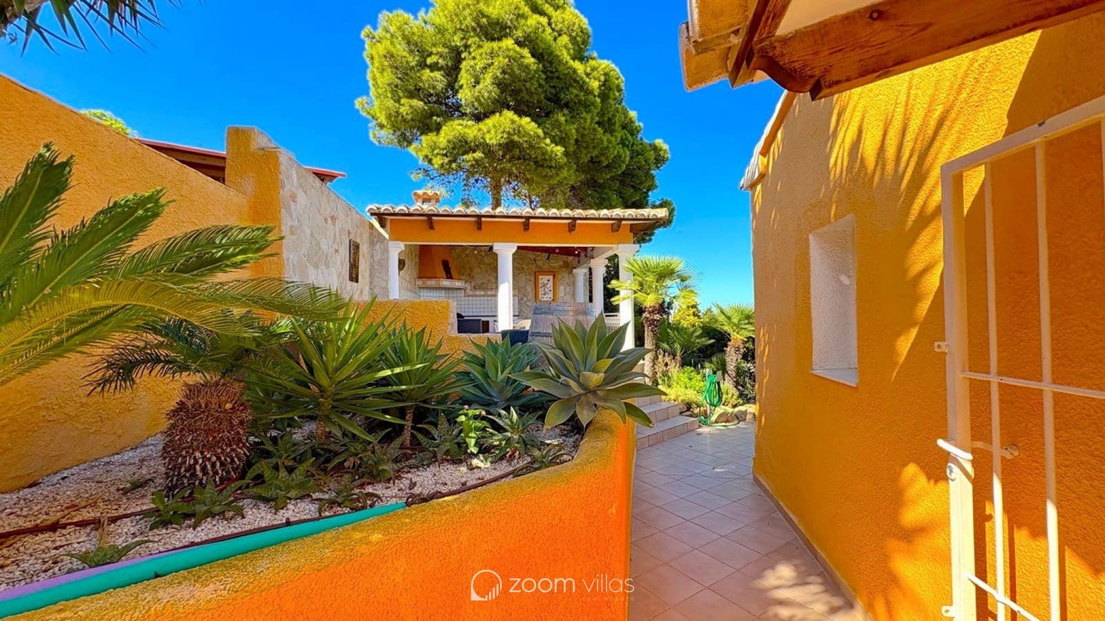 4 bedroom Villa for sale in Benitachell / Benitatxell with pool - € 595,000 (Ref: 9788723)