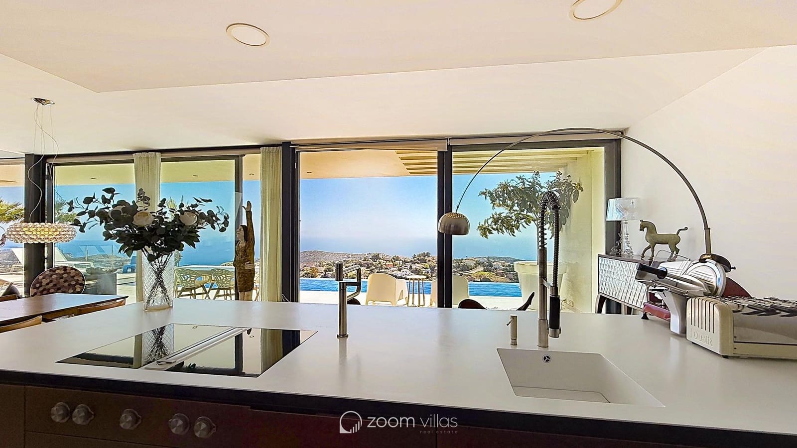 4 bedroom Villa for sale in Benitachell / Benitatxell with pool - € 2,450,000 (Ref: 9815148)