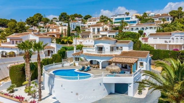 3 makuuhuone Huvila myytävänä paikassa Moraira, Teulada-Moraira mukana uima-altaan - 1 150 000 € (Ref: 9820894)