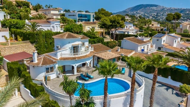 3 makuuhuone Huvila myytävänä paikassa Moraira, Teulada-Moraira mukana uima-altaan - 1 150 000 € (Ref: 9820894)