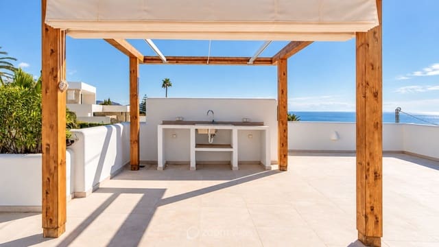 4 makuuhuone Huvila myytävänä paikassa Moraira, Teulada-Moraira mukana uima-altaan 
autotalli - 1 995 000 € (Ref: 9827414)