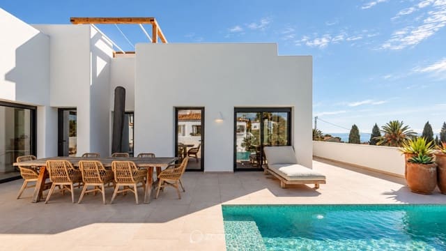 4 makuuhuone Huvila myytävänä paikassa Moraira, Teulada-Moraira mukana uima-altaan 
autotalli - 1 995 000 € (Ref: 9827414)