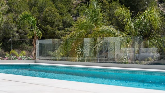 Chalet de 4 habitaciones en Benissa en venta con piscina - 2.195.000 € (Ref: 9995900)