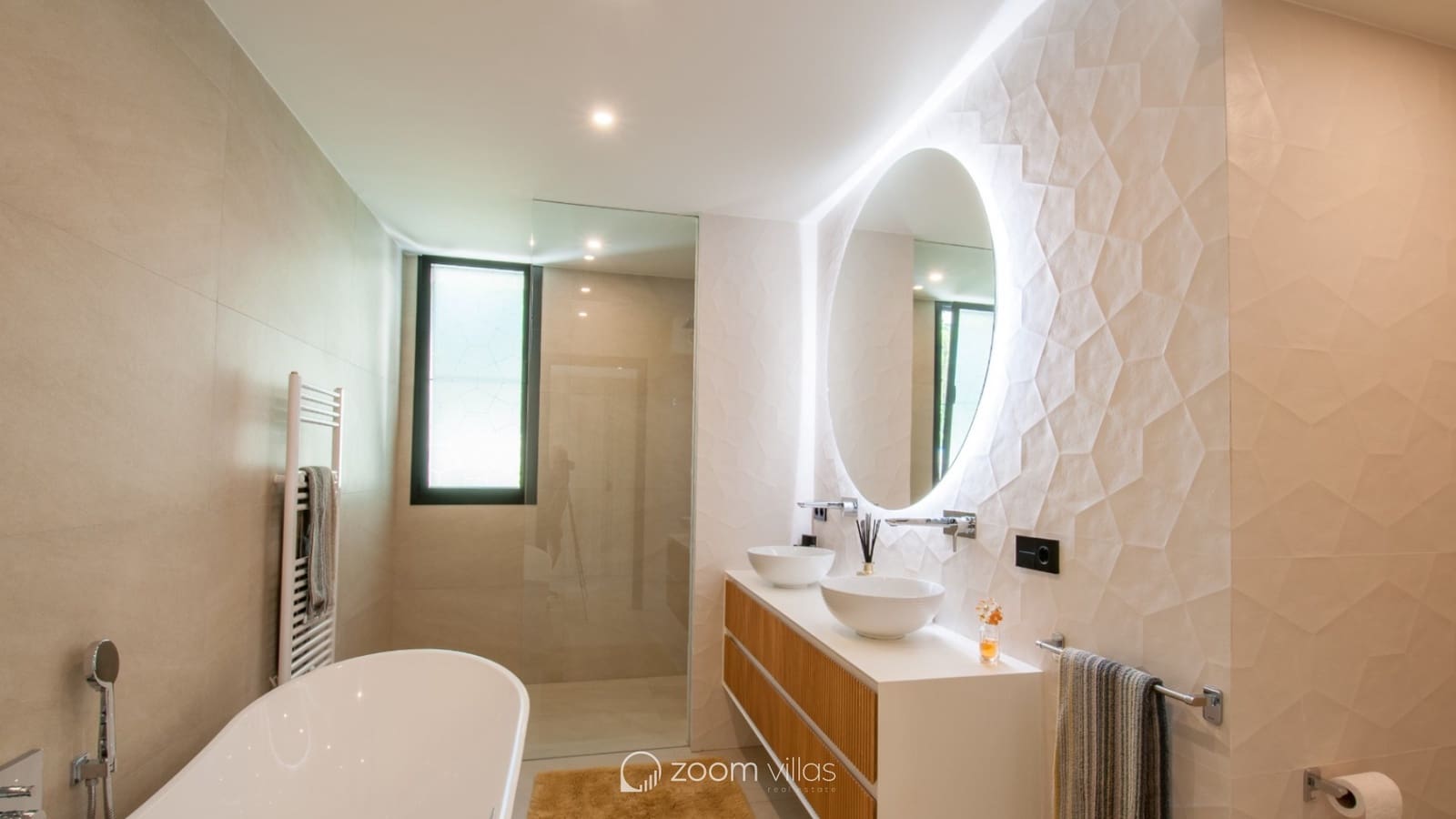 3 bedroom Villa for sale in Benissa with pool - € 2,600,000 (Ref: 9998974)
