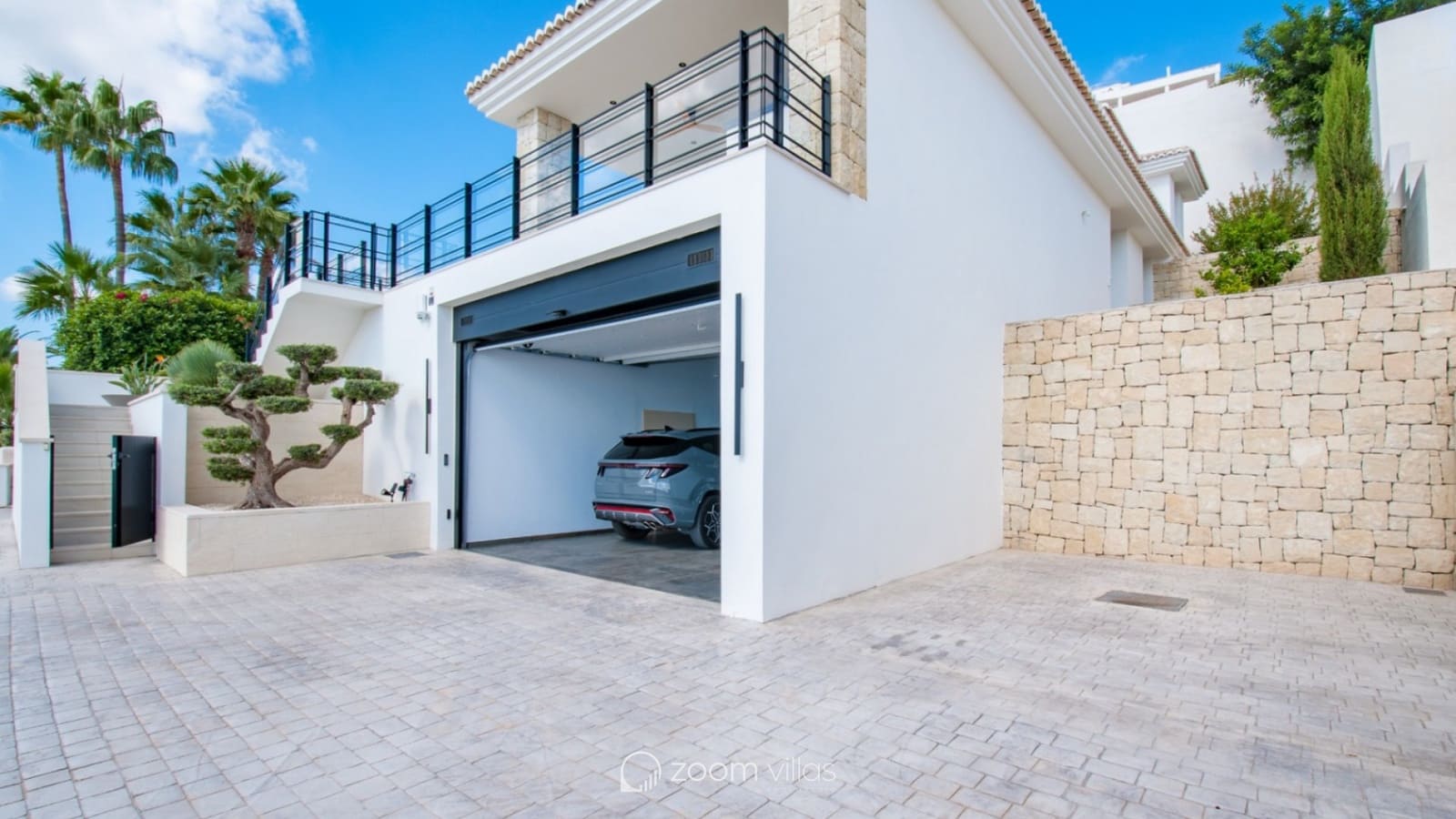 3 bedroom Villa for sale in Benissa with pool - € 2,600,000 (Ref: 9998974)