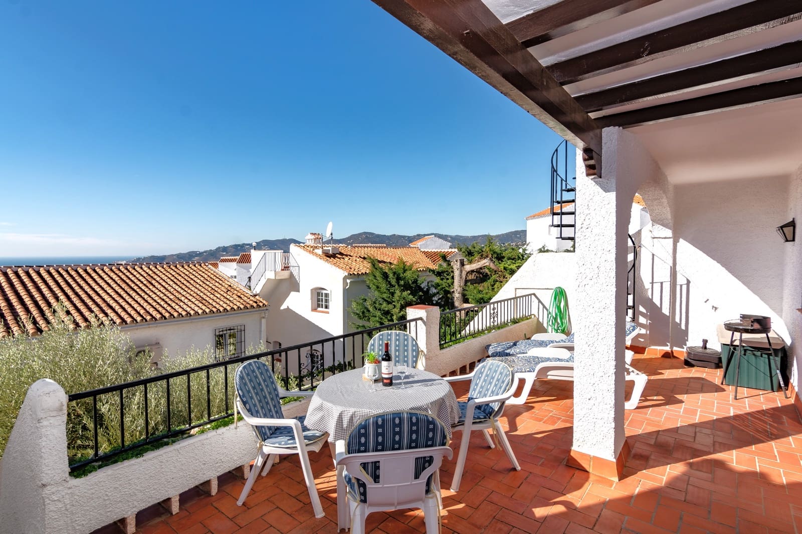 4 soveværelse Byhus til salg i Nerja med swimmingpool - € 475.000 (Ref: 8953400)